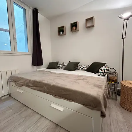 Apartment Au Charme Des Carmes - T1 Sur Cour - Metro A & B Toulouse
