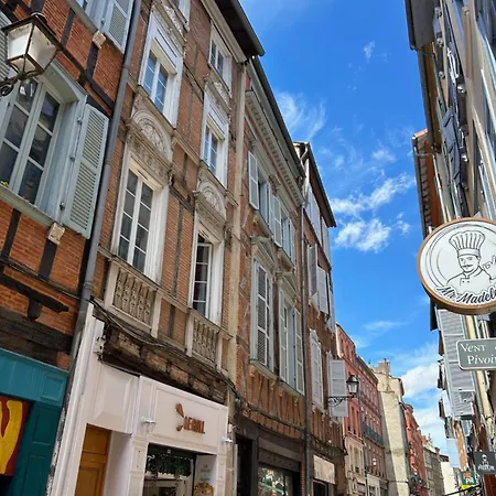 Au Charme Des Carmes - T1 Sur Cour - Métro A&b Appartement