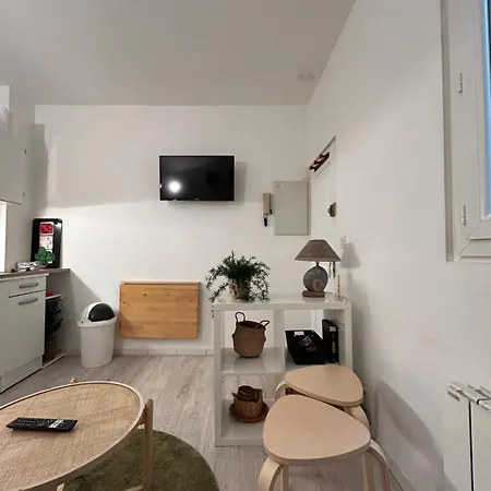 Lejlighed Au Charme Des Carmes - T1 Sur Cour - Metro A & B *