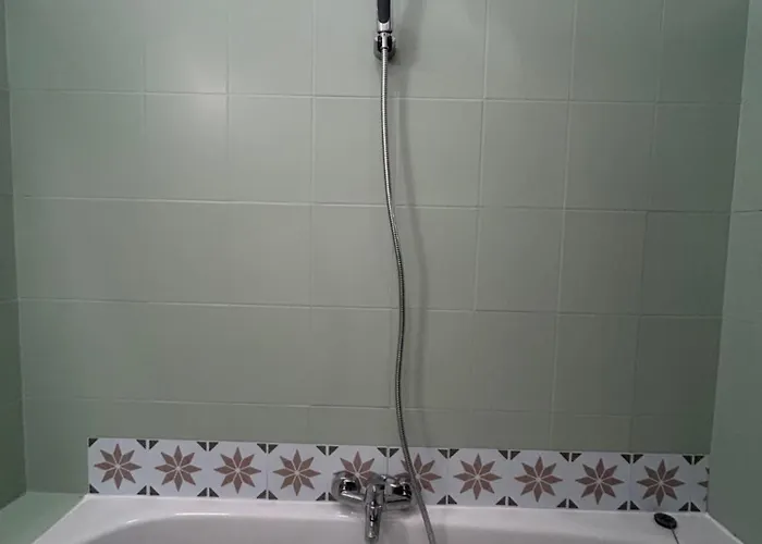 Au Charme Des Carmes - T1 Sur Cour - Metro A & B Тулуза