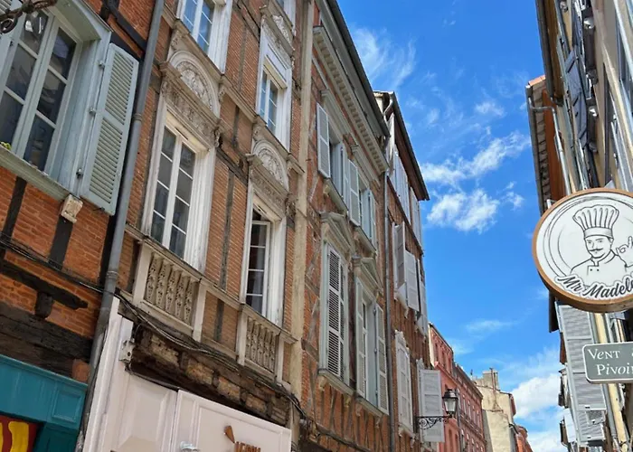 Au Charme Des Carmes - T1 Sur Cour - Metro A & B アパート