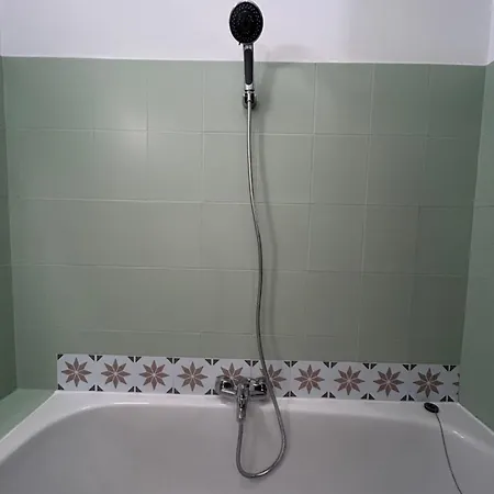 Au Charme Des Carmes - T1 Sur Cour - Metro A & B Toulouse