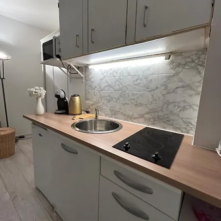 Au Charme Des Carmes - T1 Sur Cour - Metro A & B *